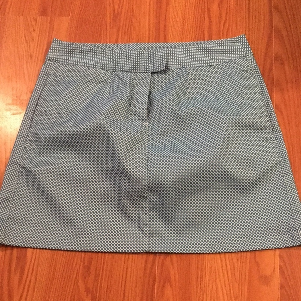 Puma Skort size 6 (Q)